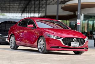 mazda3 4ประตู ตัวท็อปสุด สีแดง