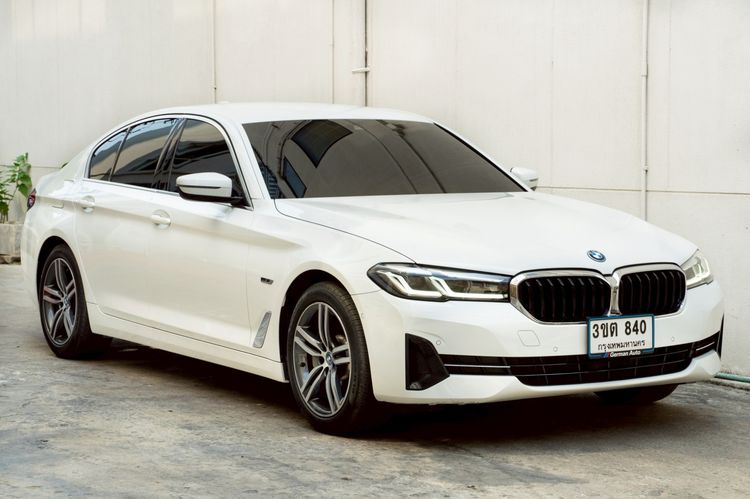 BMW 530e Elite LCI G30 yr. 2022  มือเดียว 40,000KM เซอร์วิสศูนย์ตลอดประติครบ หน้าปัด Live Cockpit + แบตใหญ่