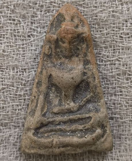 พระกรุเนื้อดินพิมพ์พระผงสุพรรณเนื้อจัดค่ะ