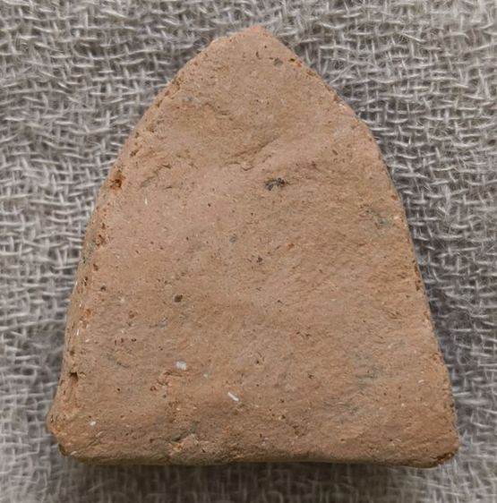 พระกรุเนื้อดินพิมพ์พระหลวงพ่อโต วัดกระทิงค่ะ รูปที่ 2