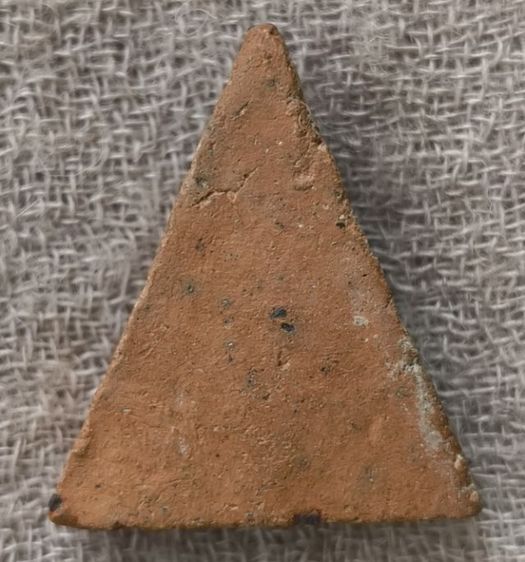 พระรอดเนื้อดินแห้งเก่าค่ะ รูปที่ 12