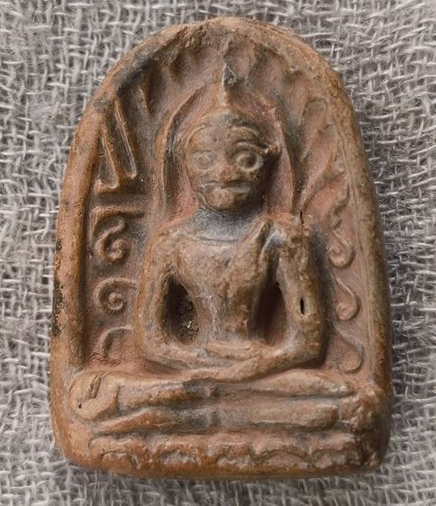 พระกรุเนื้อดินพิมพ์พระซุ้มกอค่ะ