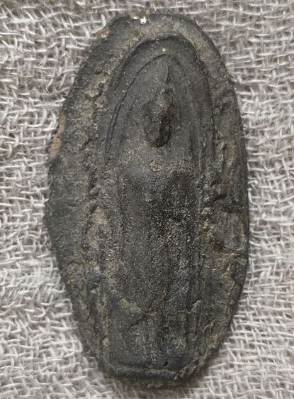 พระกรุเนื้อดินพิมพ์พระคงลำพูนค่ะ