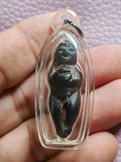 กุมารไม้แกะหลวงพ่อกวย