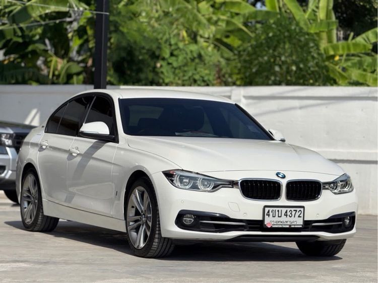 BMW Series 3 2018 330e Sedan ปลั๊กอินไฮบริด (PHEV) ไม่ติดแก๊ส เกียร์อัตโนมัติ ขาว