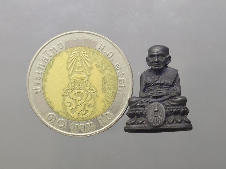 สมเด็จหลวงพ่อทวด วัดช้างให้ ลอยองค์ ม.ว.ก. เนื้อนวะโลหะ ที่ระลึกเฉลิมพระเกียรติ 50 พรรษา พระบรมโอรสาธิราชๆ พุทธาภิเษก ณ วัดพระศรีๆ 2544 พร้อ รูปที่ 8