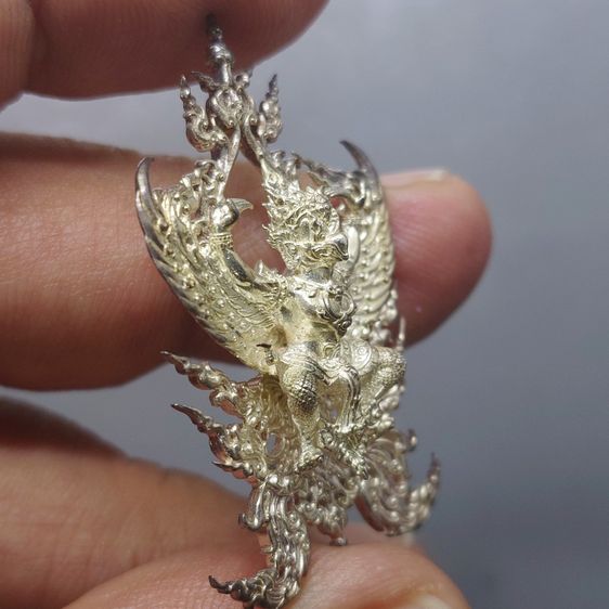 พญาครุฑจตุรเศรษฐ์ เนื้อเงินวาว หลวงพ่อวิจิตร อนุชาโต วัดรางกระต่ายรังสรรค์ จ.กาญจนบุรี รุ่นปี 2562 พร้อมกล่องเดิม รูปที่ 4