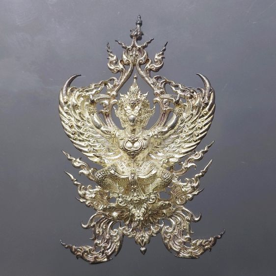 พญาครุฑจตุรเศรษฐ์ เนื้อเงินวาว หลวงพ่อวิจิตร อนุชาโต วัดรางกระต่ายรังสรรค์ จ.กาญจนบุรี รุ่นปี 2562 พร้อมกล่องเดิม