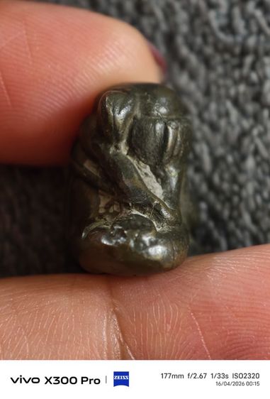 พระปิดตาเก่าๆที่บ้านคะ รูปที่ 4