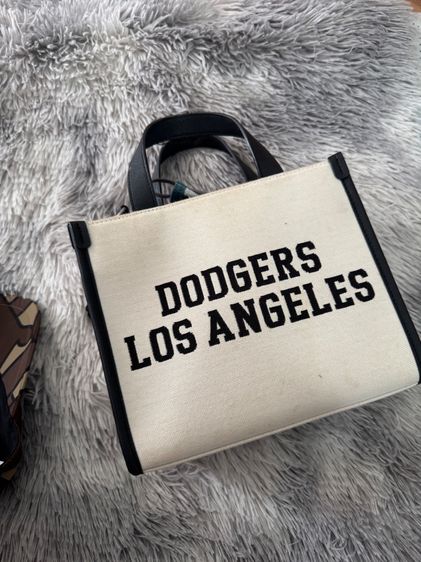 ผ้าใบ ไม่ระบุ ขาว กระเป๋า Tote Bag รุ่น Los Angeles Dodgers จากแบรนด์ MLB