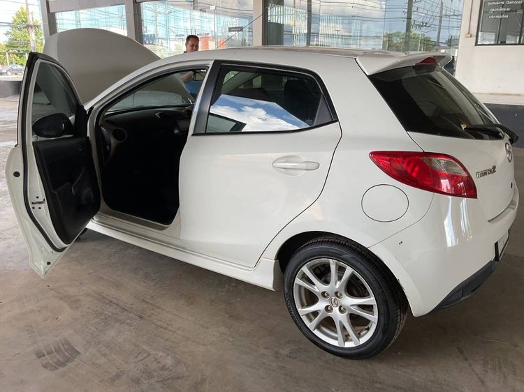 Mazda Mazda 2 2011 1.5 Maxx Sports Sedan เบนซิน ไม่ติดแก๊ส เกียร์อัตโนมัติ ขาว รูปที่ 2