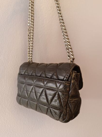 แท้ Michael Kors

Sloan Large Quilted-Leather Shoulder Bag

 รูปที่ 3