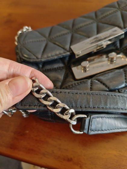 แท้ Michael Kors

Sloan Large Quilted-Leather Shoulder Bag

 รูปที่ 9