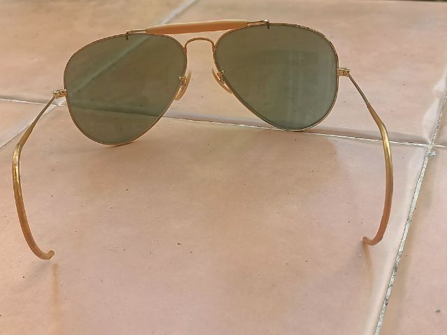 VINTAGE RAY BAN BL OUTDOORSMAN AVIATOR SUNGLASSES 58 14 mm USA MADE U ตี๋เล็ก เลนส์ BL 2 ตัวดำเขียวสว่างเดิมใสไร้ริ้วรอย ขาเกี่ยวเฟรมทอง รูปที่ 2