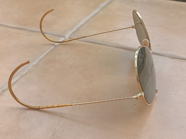 VINTAGE RAY BAN BL OUTDOORSMAN AVIATOR SUNGLASSES 58 14 mm USA MADE U ตี๋เล็ก เลนส์ BL 2 ตัวดำเขียวสว่างเดิมใสไร้ริ้วรอย ขาเกี่ยวเฟรมทอง รูปที่ 8