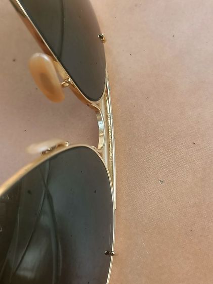 VINTAGE RAY BAN BL OUTDOORSMAN AVIATOR SUNGLASSES 58 14 mm USA MADE U ตี๋เล็ก เลนส์ BL 2 ตัวดำเขียวสว่างเดิมใสไร้ริ้วรอย ขาเกี่ยวเฟรมทอง รูปที่ 14