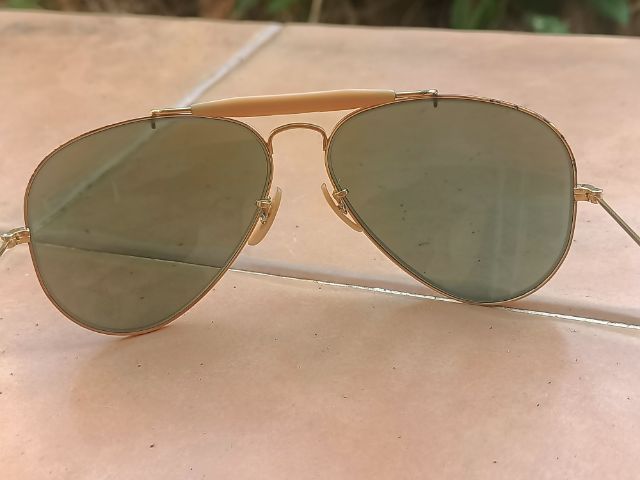 VINTAGE RAY BAN BL OUTDOORSMAN AVIATOR SUNGLASSES 58 14 mm USA MADE U ตี๋เล็ก เลนส์ BL 2 ตัวดำเขียวสว่างเดิมใสไร้ริ้วรอย ขาเกี่ยวเฟรมทอง รูปที่ 4