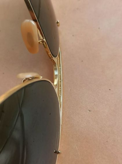 VINTAGE RAY BAN BL OUTDOORSMAN AVIATOR SUNGLASSES 58 14 mm USA MADE U ตี๋เล็ก เลนส์ BL 2 ตัวดำเขียวสว่างเดิมใสไร้ริ้วรอย ขาเกี่ยวเฟรมทอง รูปที่ 7