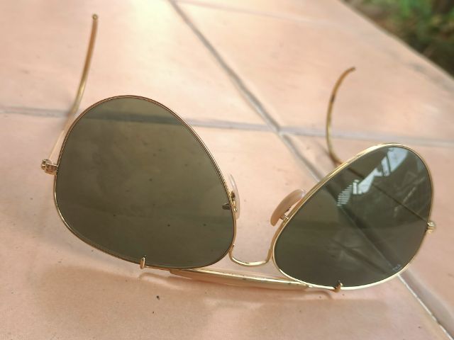 VINTAGE RAY BAN BL OUTDOORSMAN AVIATOR SUNGLASSES 58 14 mm USA MADE U ตี๋เล็ก เลนส์ BL 2 ตัวดำเขียวสว่างเดิมใสไร้ริ้วรอย ขาเกี่ยวเฟรมทอง รูปที่ 12