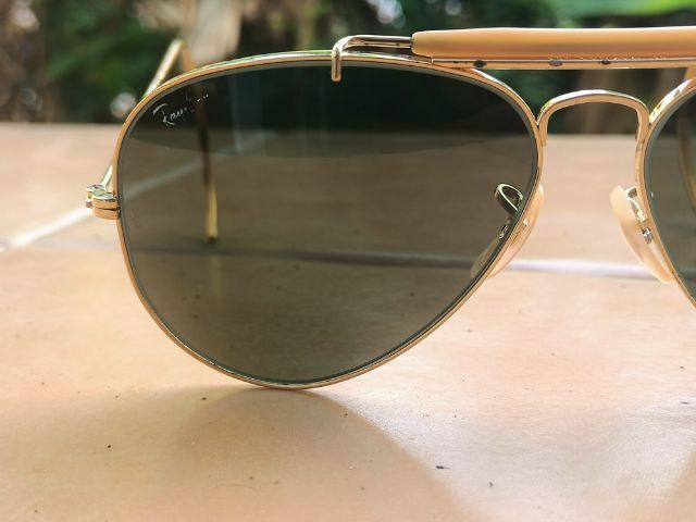 VINTAGE RAY BAN BL OUTDOORSMAN AVIATOR SUNGLASSES 58 14 mm USA MADE U ตี๋เล็ก เลนส์ BL 2 ตัวดำเขียวสว่างเดิมใสไร้ริ้วรอย ขาเกี่ยวเฟรมทอง รูปที่ 3