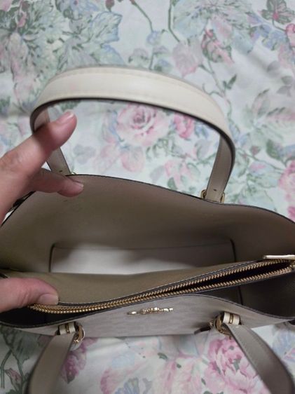 กระเป๋าสะพายcoachแท้มือ1 รูปที่ 3