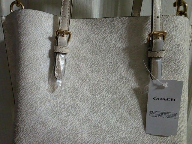 กระเป๋าสะพายcoachแท้มือ1 รูปที่ 6