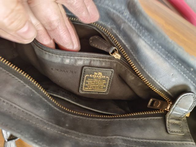 กระเป๋า Coach Swagger หนังวัวแท้ รูปที่ 2