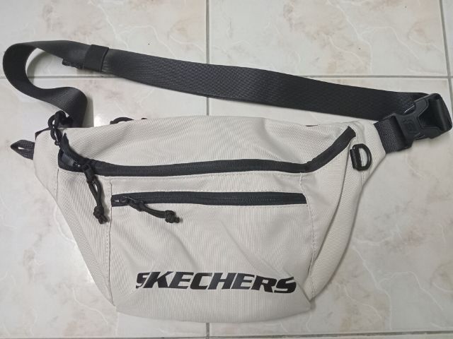 กระเป๋า skechers สีครีม  รูปที่ 3