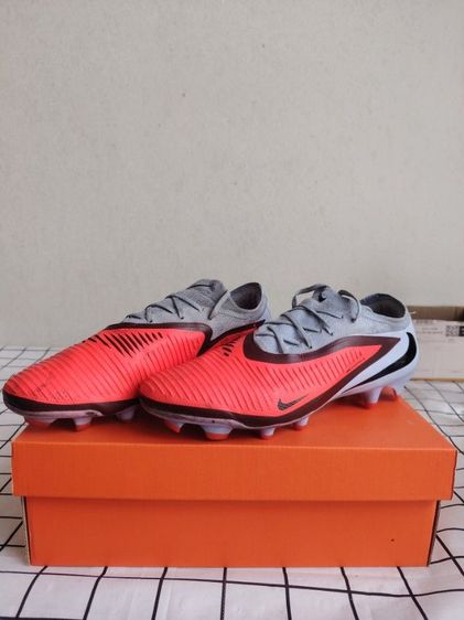 ผู้ชาย แดง รองเท้าฟุตบอล ขายสตั๊ด Nike Phantom 6 Low Pro FG ไซส์ 43(27.5cm)
