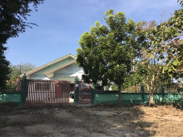 ใช่ ขายที่ดิน แถมบ้านหลังใหญ่ พร้อมรั้วรอบบ้าน รูปที่ 3