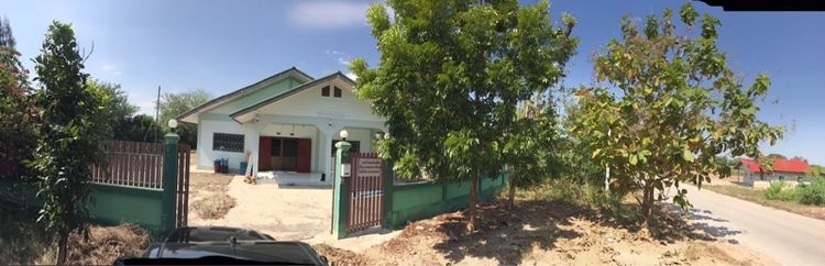 ใช่ ขายที่ดิน แถมบ้านหลังใหญ่ พร้อมรั้วรอบบ้าน รูปที่ 2