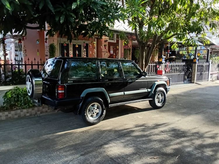 Jeep Cherokee 2000 2.4 Limited 4X4 Utility-car เบนซิน ไม่ติดแก๊ส เกียร์ธรรมดา ดำ