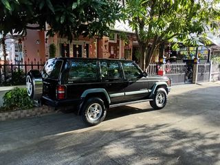 Jeep เชอเรกี
