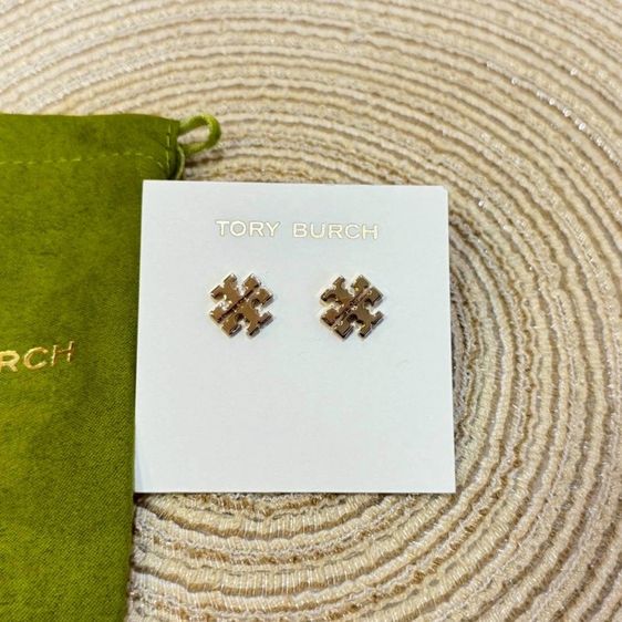 ต่างหู Tory burch Small Logo Stud Earrings แบรนด์แท้ รูปที่ 2