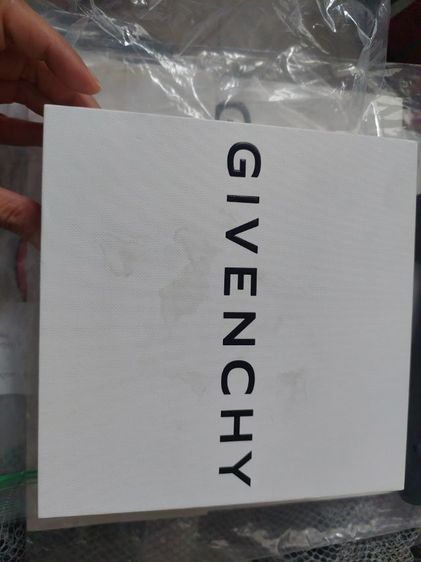 กระเป๋าสตางค์ผู้ชายมีซิปรอบ จีวองชี่ zip wallet Givenchy รูปที่ 3