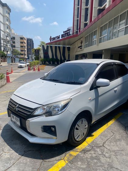 รถ Mitsubishi Attrage 1.2 GLS สี ขาว