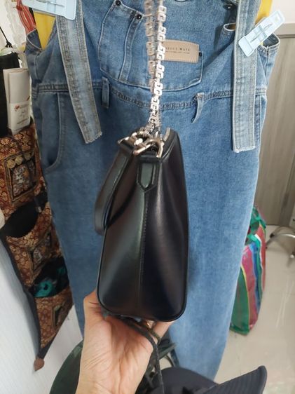 กระเป๋าสะพาย ถอดสายได้ คล้องมมือได้ จีวองชี่ Givenchy รูปที่ 8