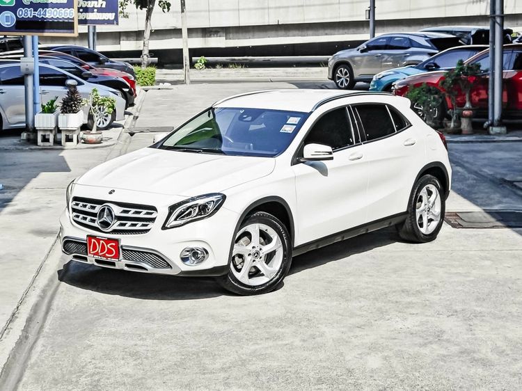 Mercedes-Benz GLA-Class 2017 GLA200 Utility-car เบนซิน เกียร์อัตโนมัติ ขาว รูปที่ 2