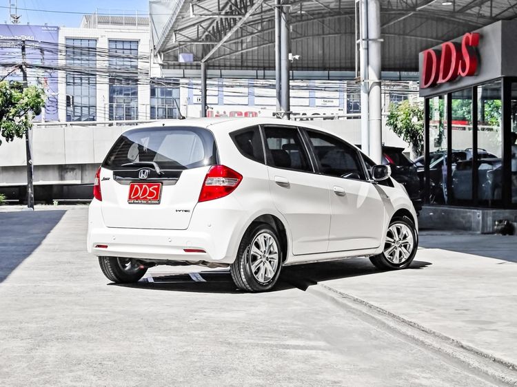 Honda Jazz 2011 1.5 V Sedan เบนซิน เกียร์อัตโนมัติ ขาว รูปที่ 4