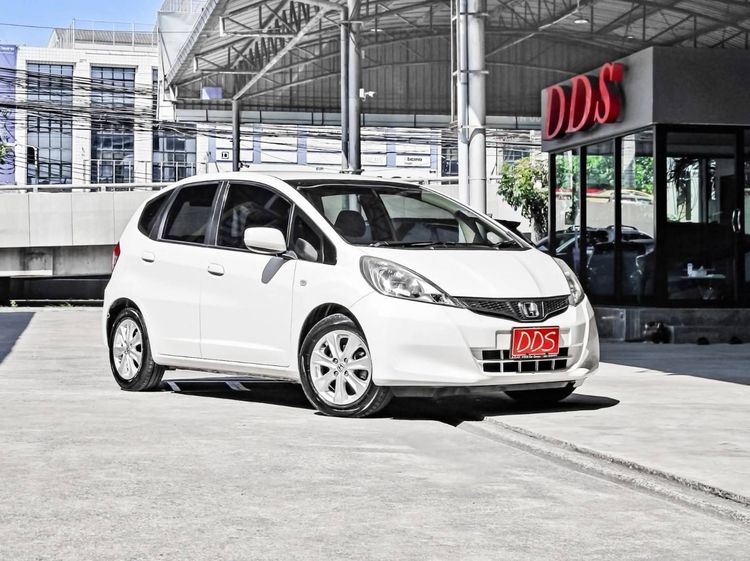 Honda Jazz 1.5 V (Mnc) ปี 2011 สภาพสวยที่สุดในรุ่น วิ่งน้อยเพียง 152,000 กม. 