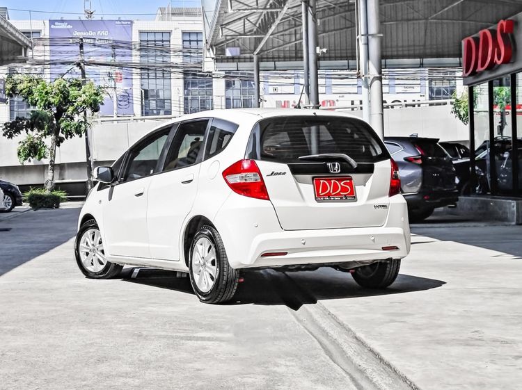 Honda Jazz 2011 1.5 V Sedan เบนซิน เกียร์อัตโนมัติ ขาว รูปที่ 3