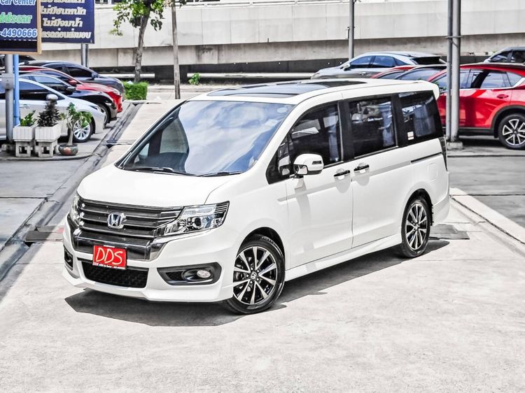Honda Stepwagon (หลังคาแก้ว) ปี 2014 รถมือเดียววิ่งน้อยเฉลี่ยปีล่ะ 15,000 กม.เองนะ