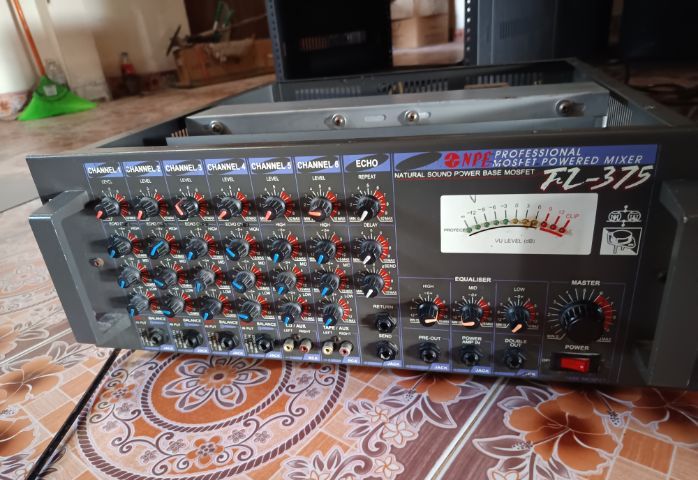 แอมป์หน้าลาย NPE FL375