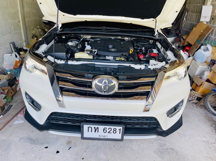 Toyota Fortuner 2016 2.8 V Van ดีเซล ไม่ติดแก๊ส เกียร์อัตโนมัติ ขาว รูปที่ 3