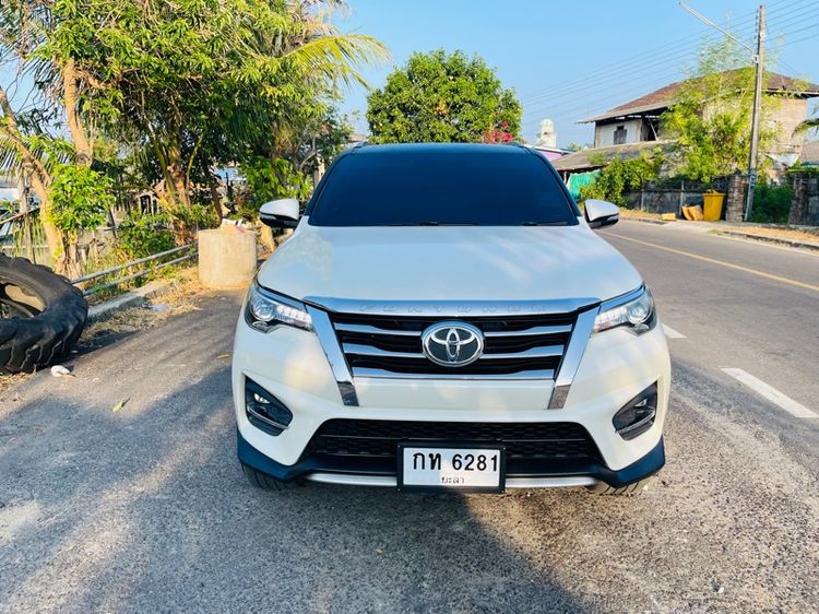 Toyota Fortuner 2016 2.8 V Van ดีเซล ไม่ติดแก๊ส เกียร์อัตโนมัติ ขาว รูปที่ 2