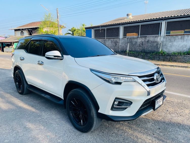 Toyota Fortuner 2016 2.8 V Van ดีเซล ไม่ติดแก๊ส เกียร์อัตโนมัติ ขาว รูปที่ 4