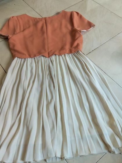 ชุดเดรสสีส้มขาว รูปที่ 2