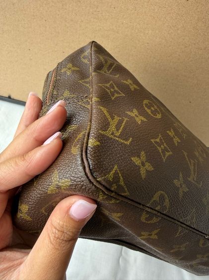 LOUIS VUITTON MONOGRAM CANVAS TROUSSE TOILETTE ของแท้ รูปที่ 15