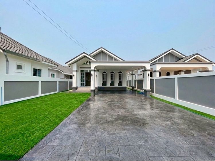 บ้านสร้างใหม่กว้างขวาง สวย ครบ เหมาะสำหรับครอบครัวทันสมัย ทำเลดี เดินทางสะดวก สันผักหวาน หางดง เชียงใหม่ สร้างเสร็จพร้อมอยู่