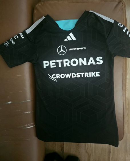 เสื้อยืดกีฬาผู้หญิง Jersey Mercedes - AMG Petronas Formula 1 Team Driver KF0162 สีดำ size xxs  รูปที่ 8